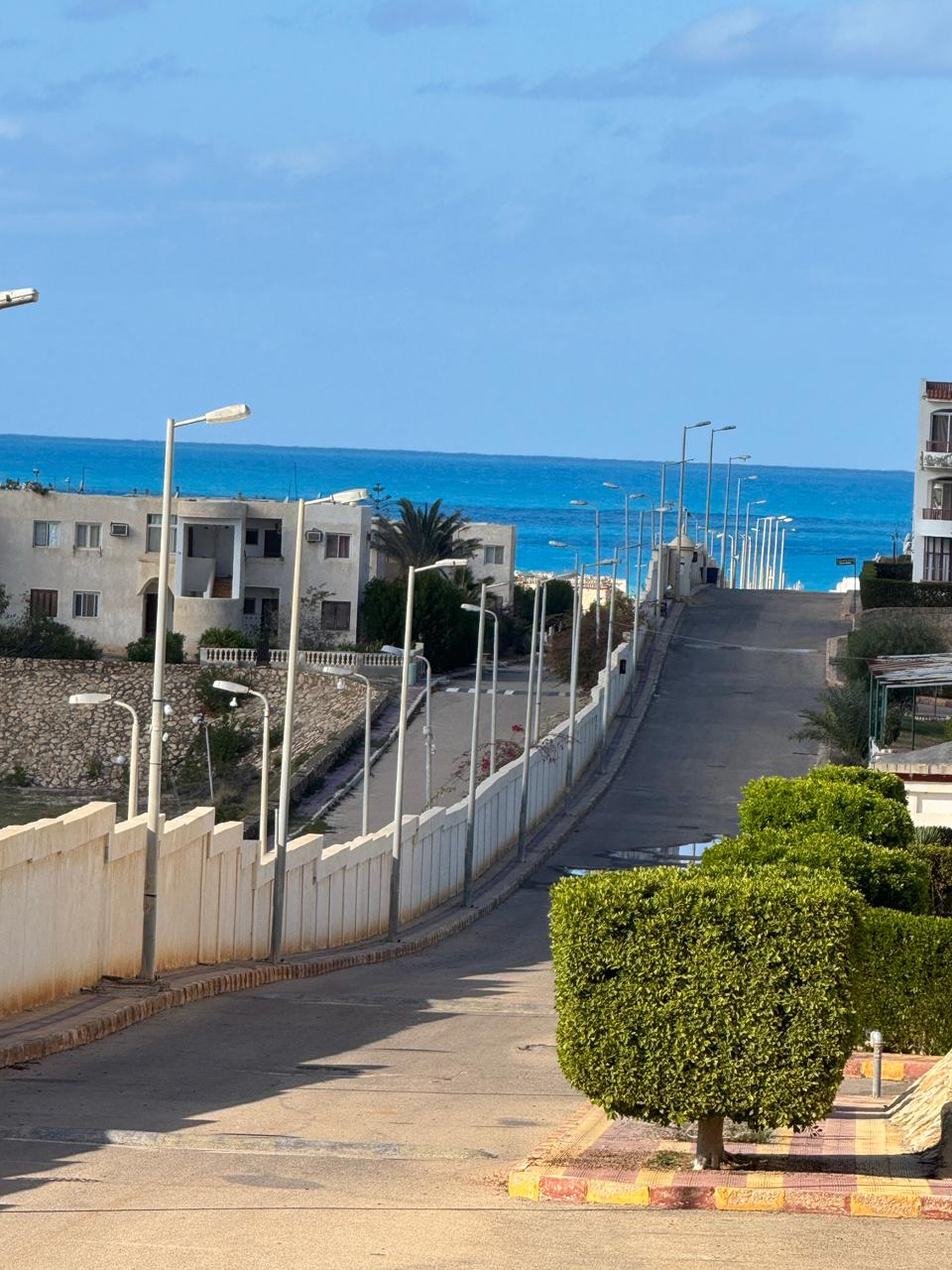 شاليه ارضي بحديقة للبيع بالتقسيط والاستلام فوررري فيو بحر على مساحه 250 متر في قرية بانوراما  بيتش الساحل الشمالي 