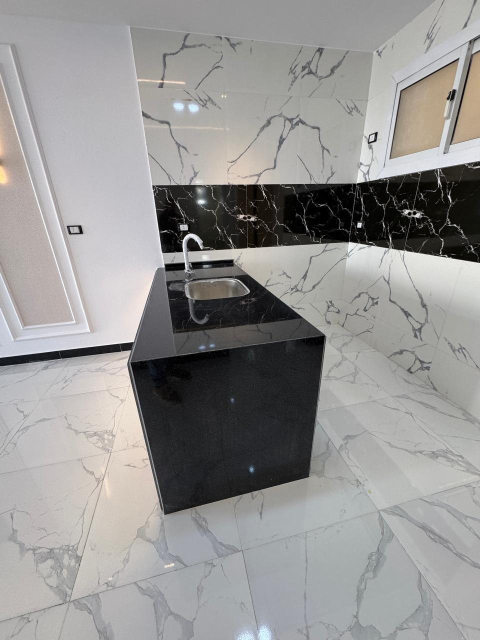 شاليه ارضي بحديقة للبيع بالتقسيط والاستلام فوررري فيو بحر على مساحه 250 متر في قرية بانوراما  بيتش الساحل الشمالي 