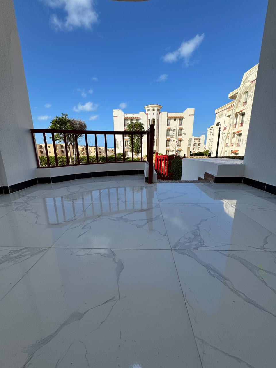 شاليه ارضي بحديقة للبيع بالتقسيط والاستلام فوررري فيو بحر على مساحه 250 متر في قرية بانوراما  بيتش الساحل الشمالي 