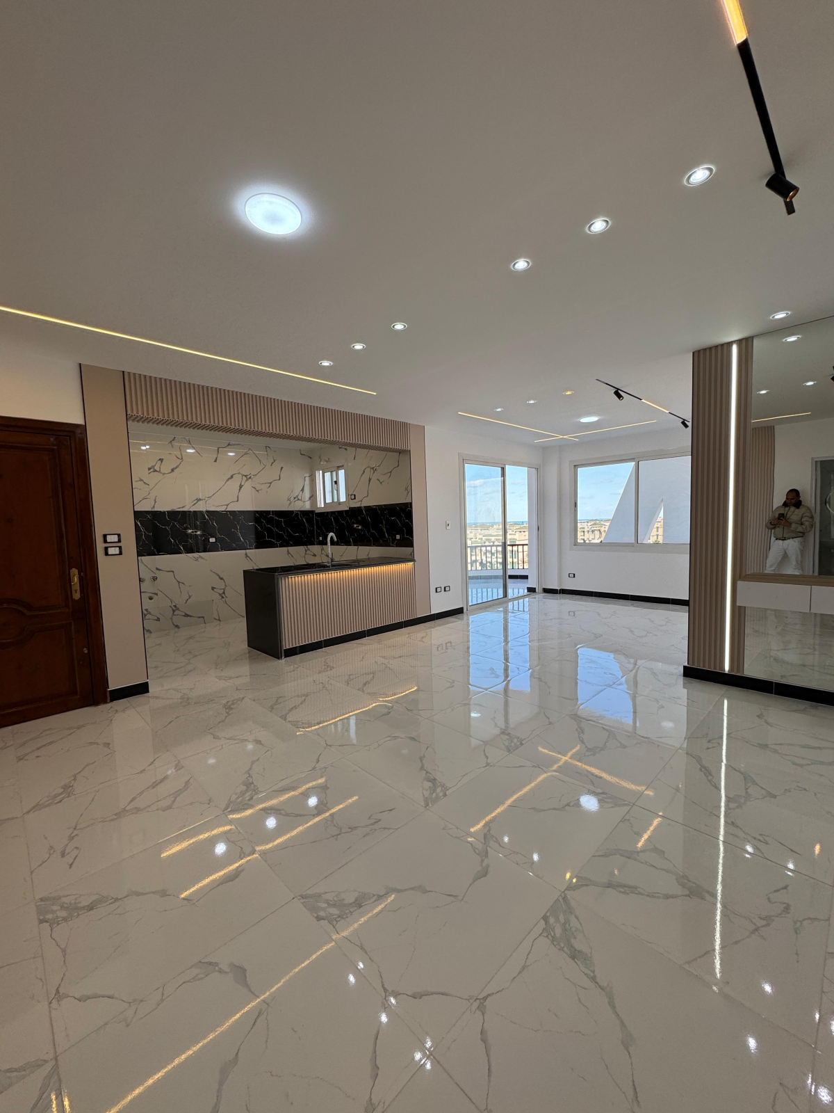 شاليه علوي فيو بحر تشطيب سوبر لوكس بالتقسيط والاستلام فوررري في الساحل الشمالي قرية بانوراما بيتش 