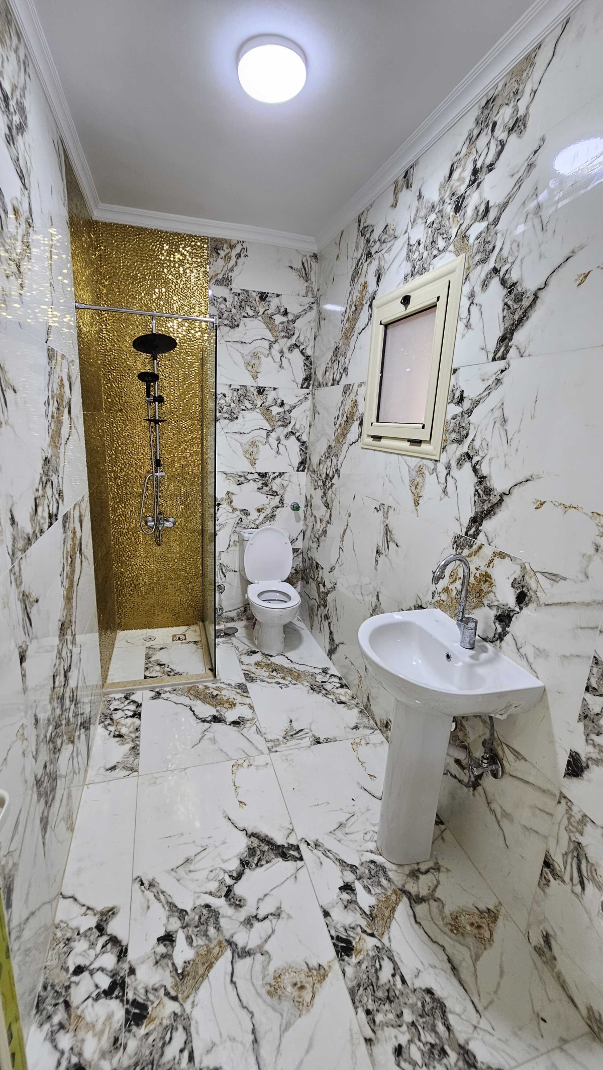 فيلا لقطه للبيع اول صف بحر وحمام سباحه خاص للفيلا بالساحل الشمالي بالتقسيط والاستلام فوررري 