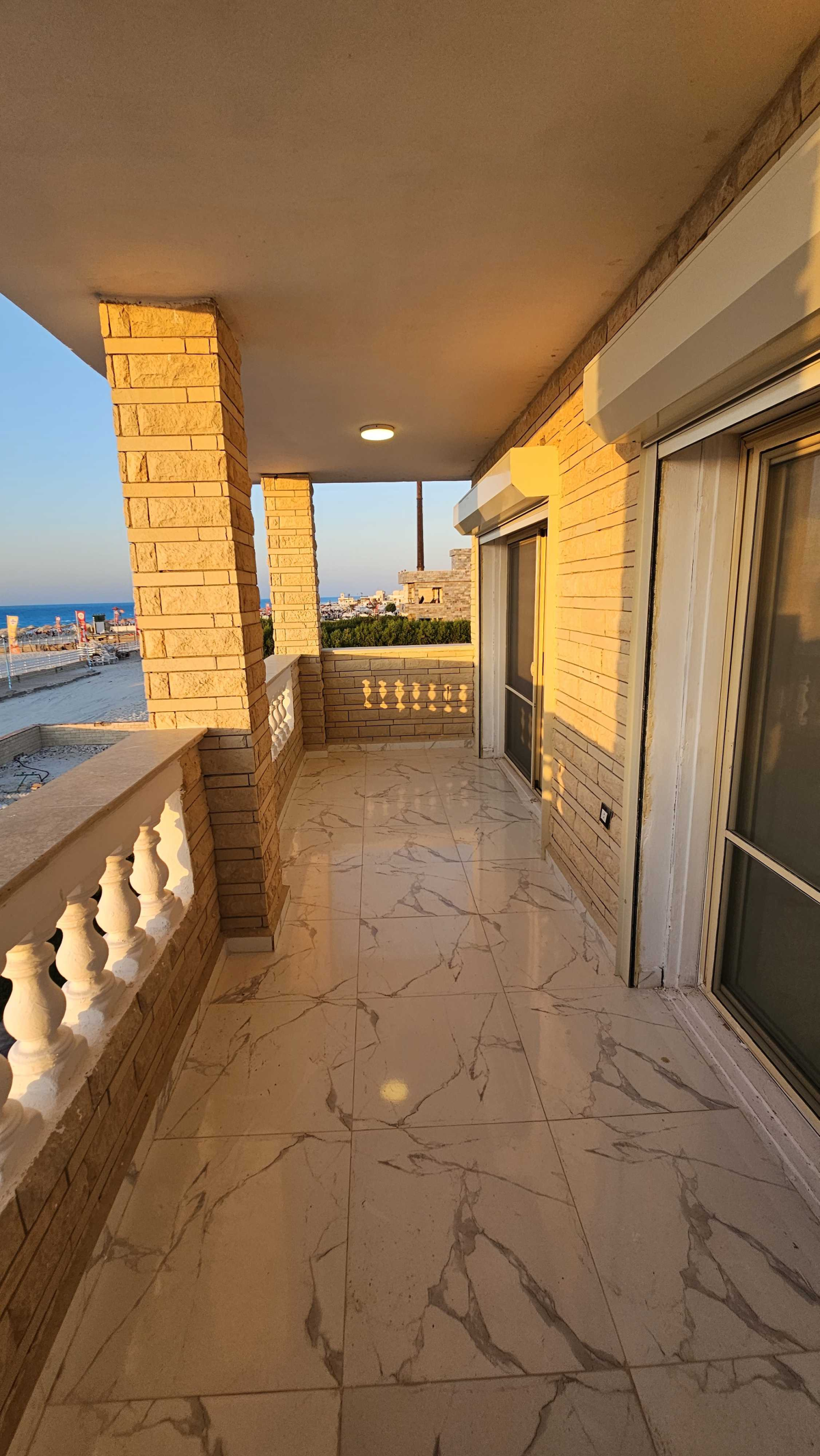 فيلا لقطه للبيع اول صف بحر وحمام سباحه خاص للفيلا بالساحل الشمالي بالتقسيط والاستلام فوررري 