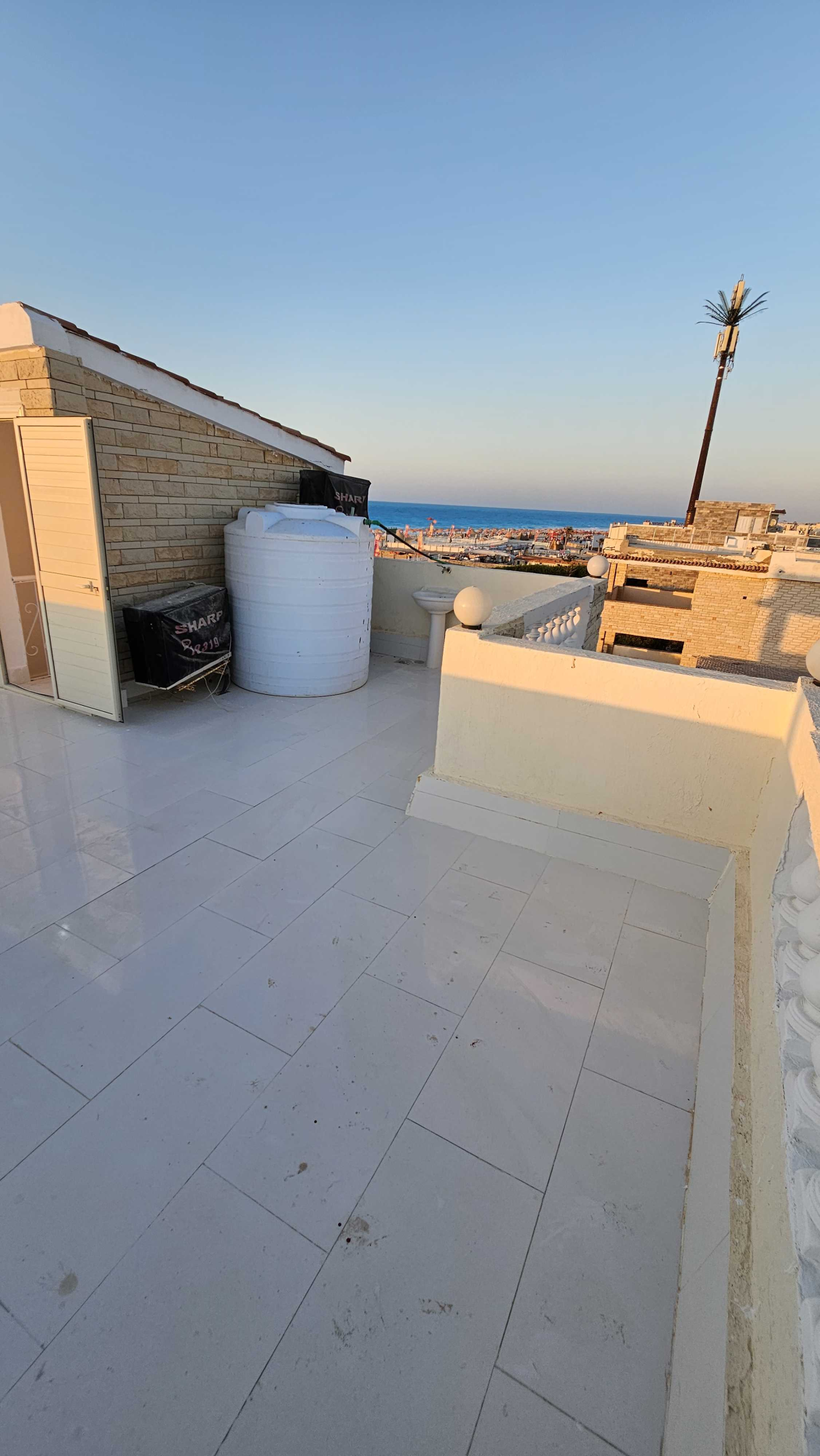 فيلا لقطه للبيع اول صف بحر وحمام سباحه خاص للفيلا بالساحل الشمالي بالتقسيط والاستلام فوررري 