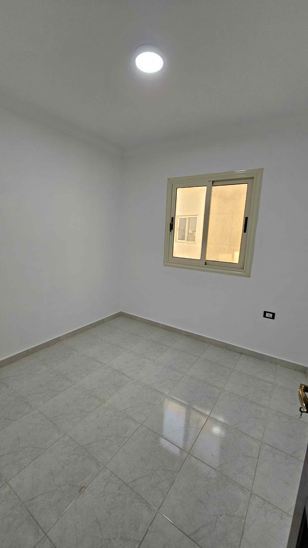 شاليه ارضي بحديقة للبيع بالتقسيط وحمام سباحه بالساحل الشمالي بتشطيب سوبر لوكس ولاستلام فوررري 