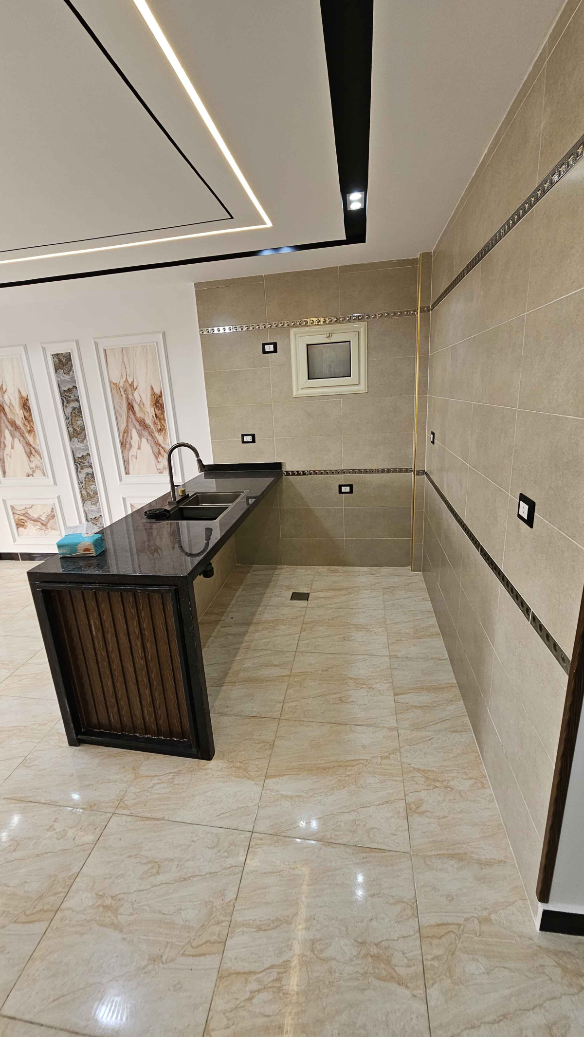 شاليه اول علوي بروف فيو بحر تشطيب الترا سوبر لوكس بالتقسيط والاستلام فوررري في الساحل الشمالي قرية بدر 