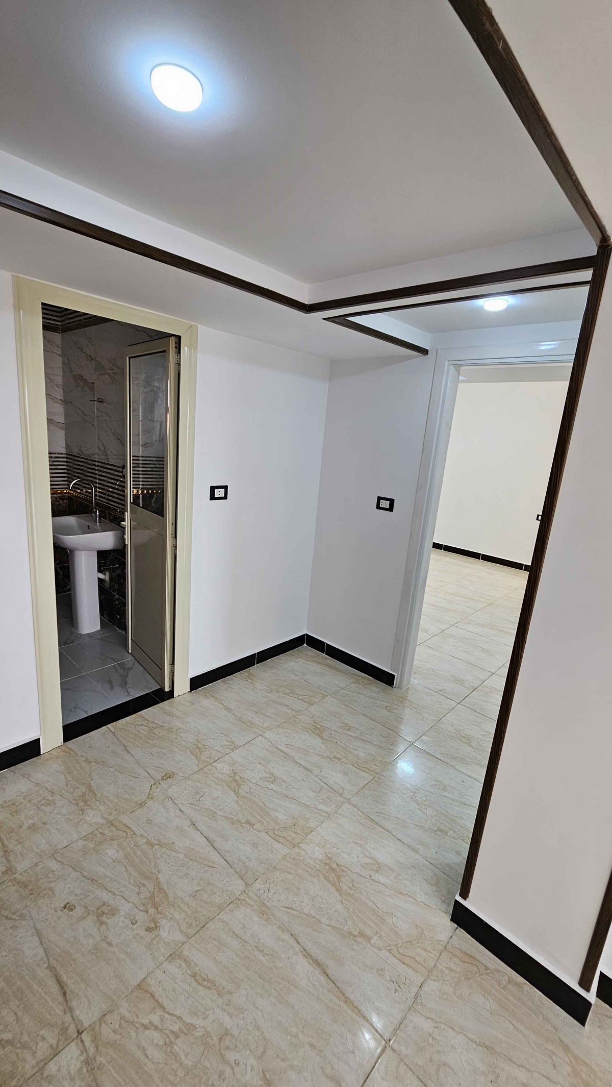 شاليه اول علوي بروف فيو بحر تشطيب الترا سوبر لوكس بالتقسيط والاستلام فوررري في الساحل الشمالي قرية بدر 