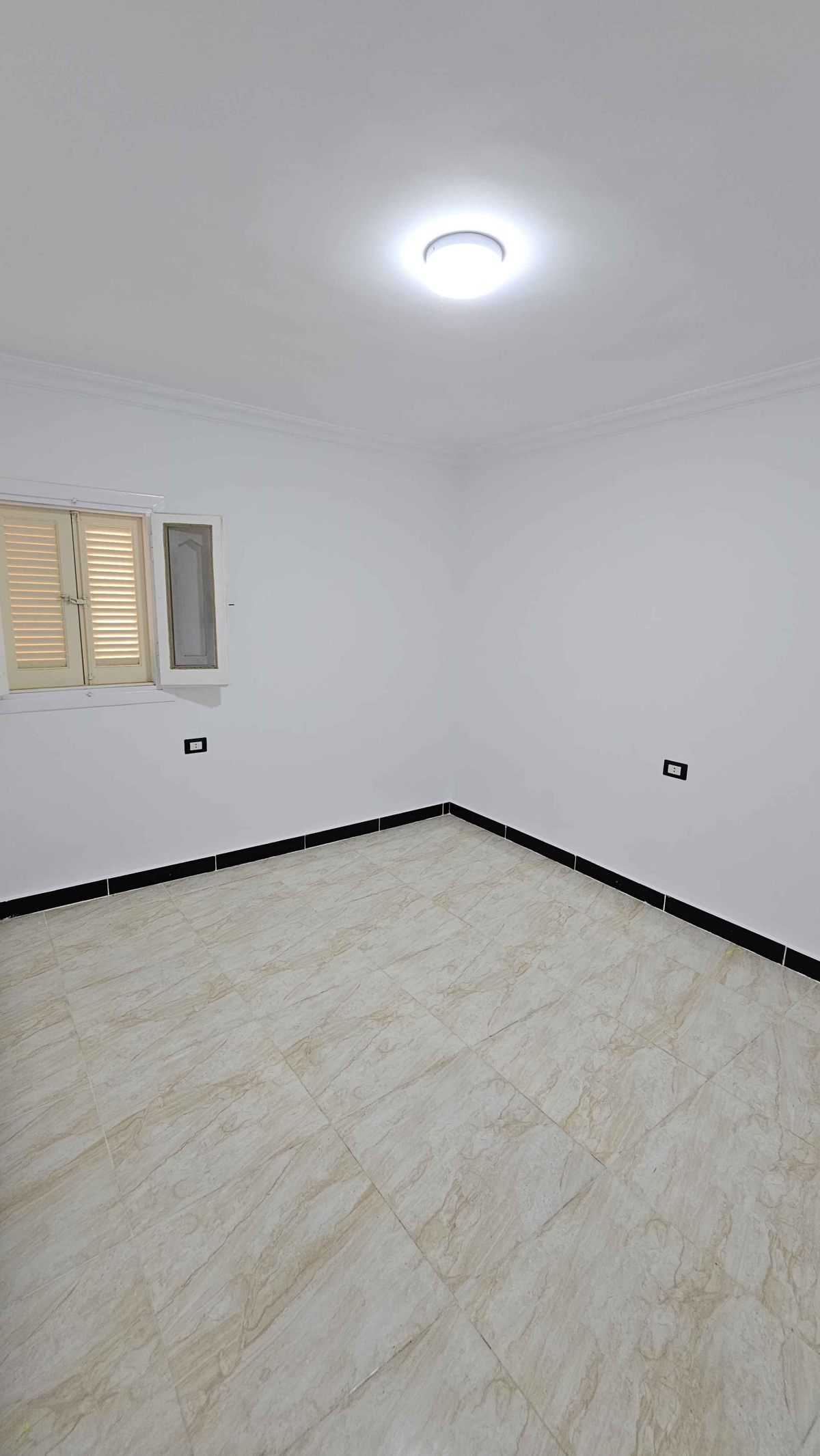 شاليه اول علوي بروف فيو بحر تشطيب الترا سوبر لوكس بالتقسيط والاستلام فوررري في الساحل الشمالي قرية بدر 