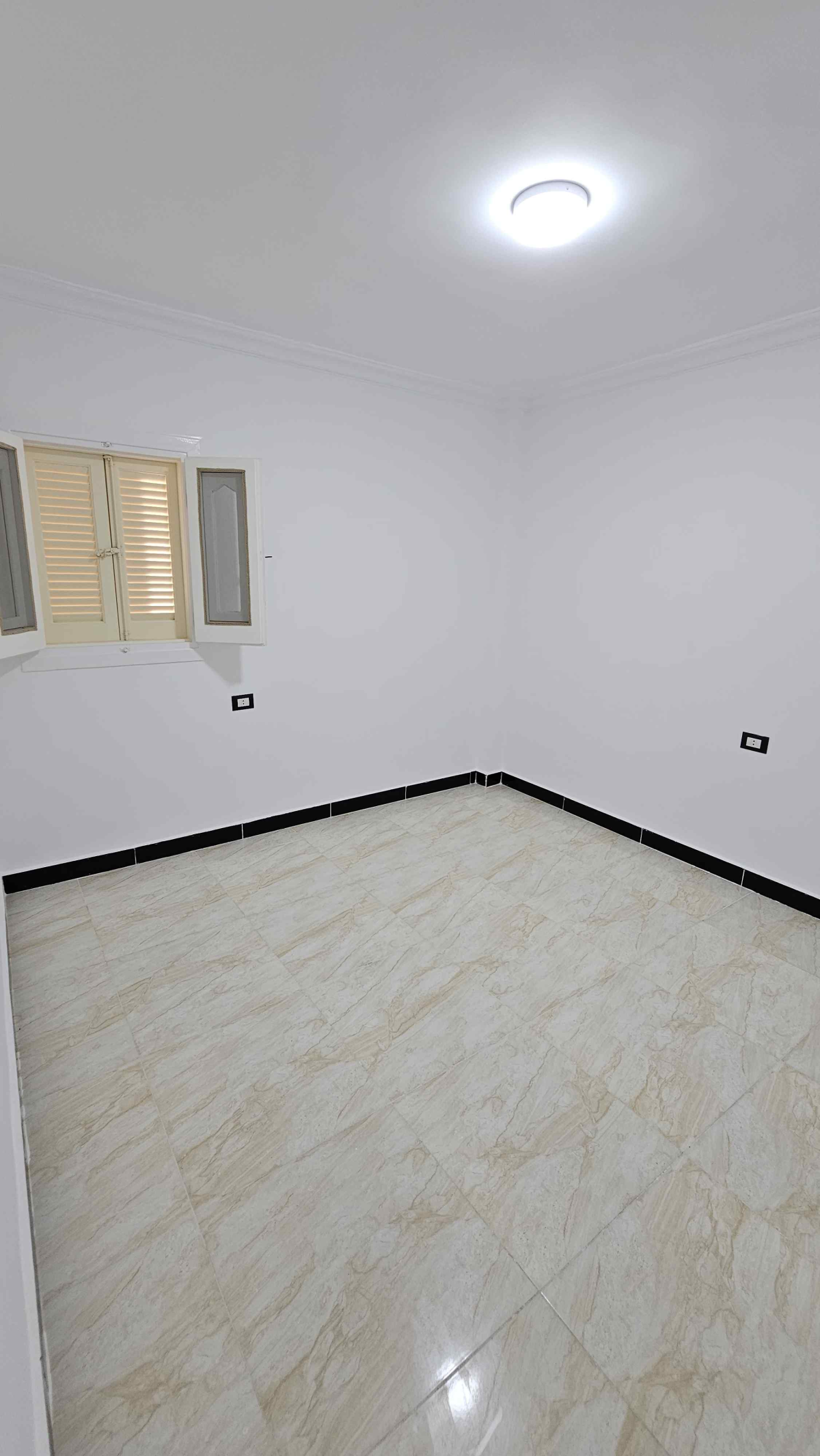 شاليه ارضي بحديقة للبيع بالتقسيط في الساحل الشمالي قرية بدر تشطيب الترا سوبر لوكس ولاستلام فوررري 