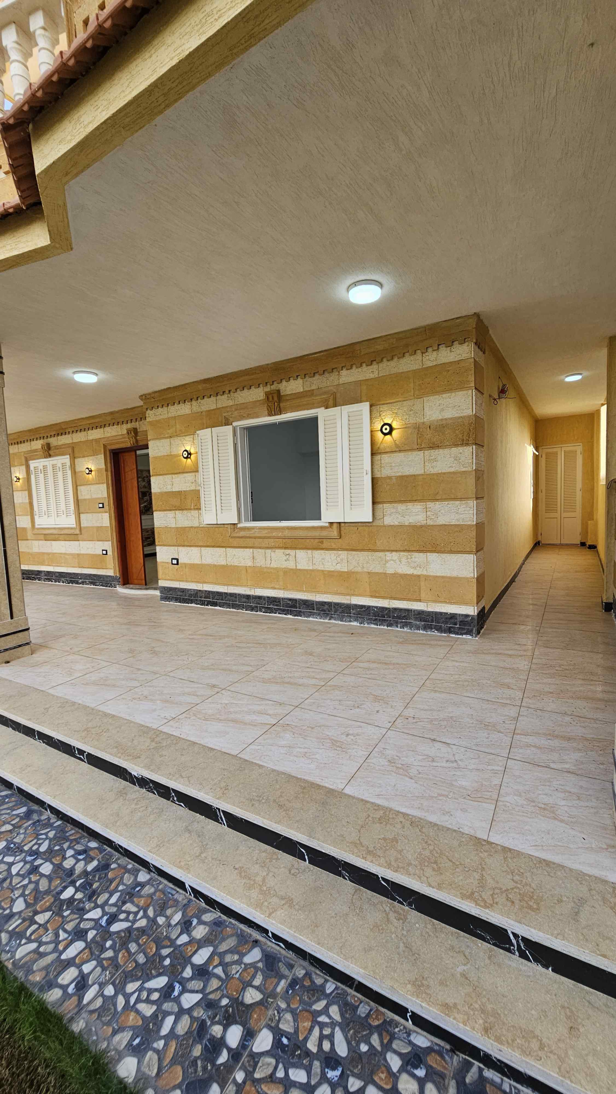 شاليه ارضي بحديقة للبيع بالتقسيط في الساحل الشمالي قرية بدر تشطيب الترا سوبر لوكس ولاستلام فوررري 