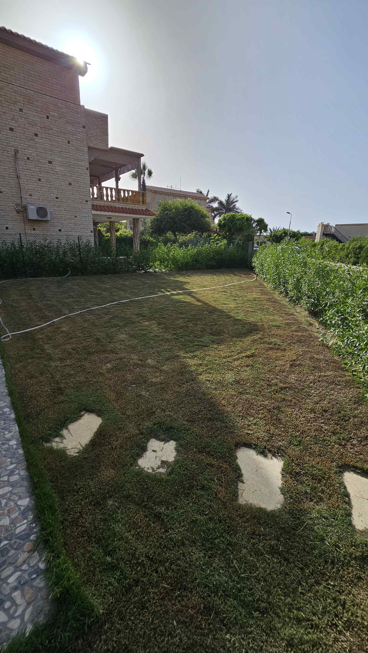 شاليه ارضي بحديقة للبيع بالتقسيط في الساحل الشمالي قرية بدر تشطيب الترا سوبر لوكس ولاستلام فوررري 