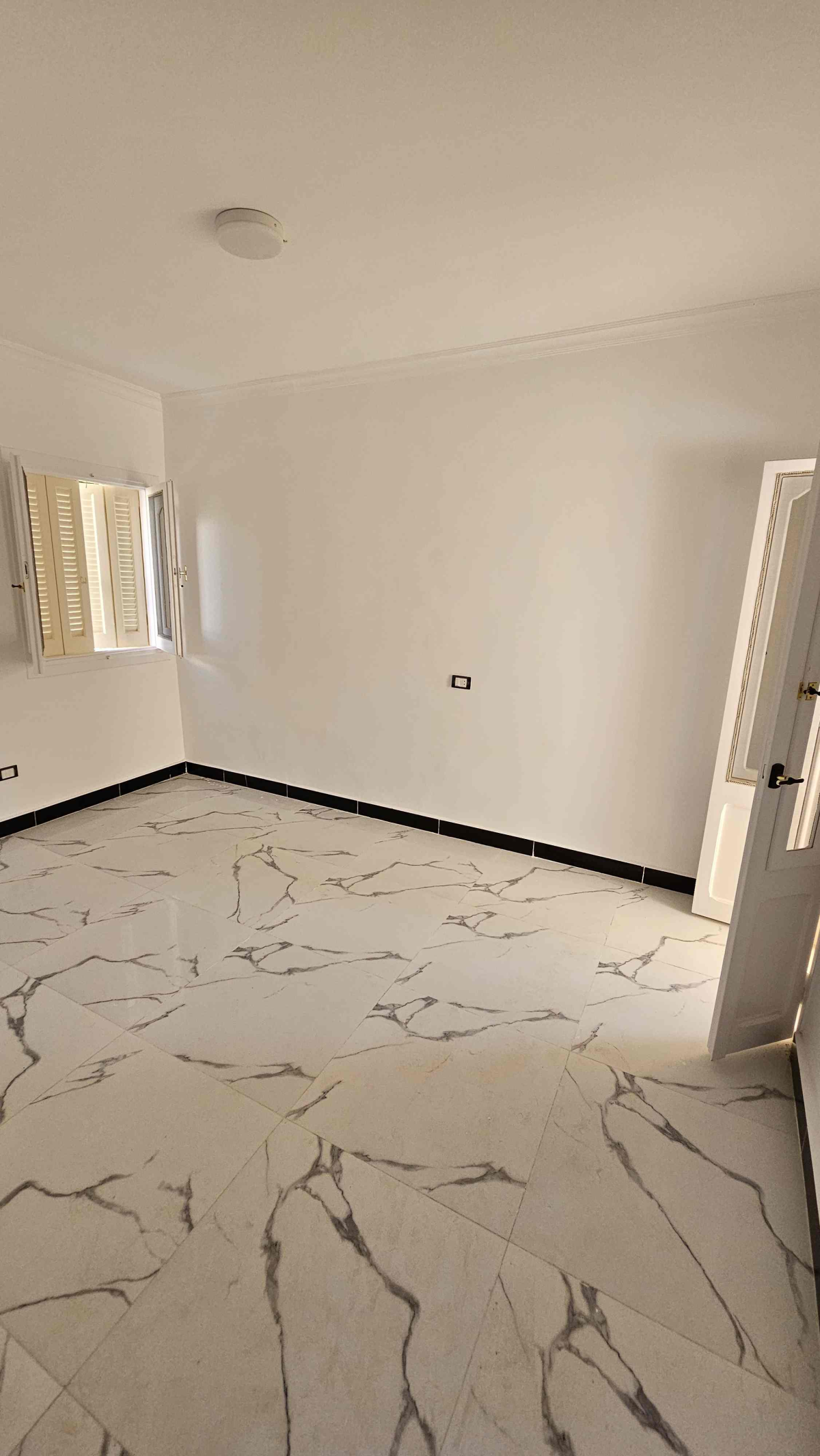 شاليه ارضي بحديقة للبيع بالتقسيط في قرية بدر الساحل الشمالي تشطيب الترا سوبر لوكس ولاستلام فوررري 