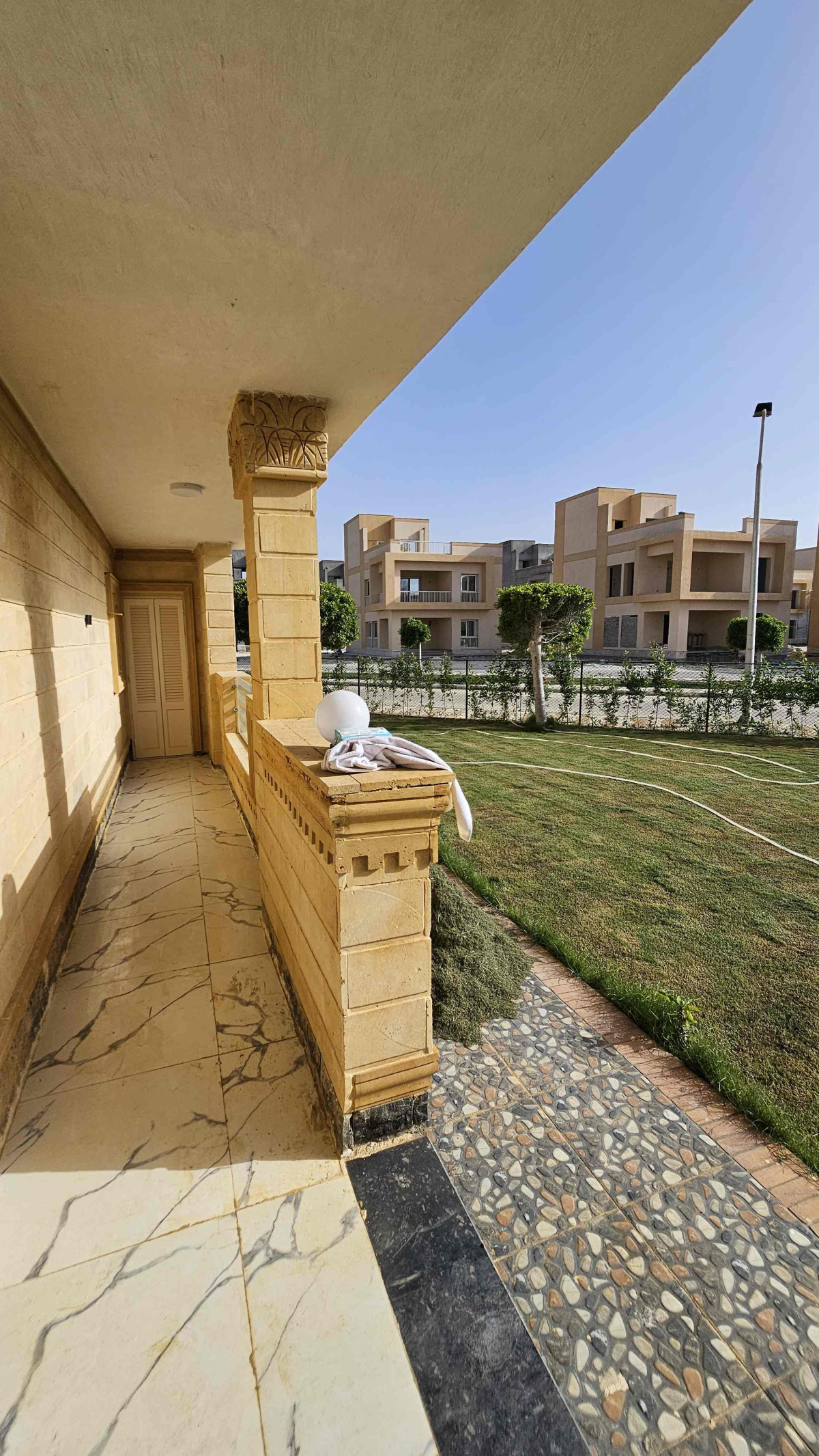 شاليه ارضي بحديقة للبيع بالتقسيط في قرية بدر الساحل الشمالي تشطيب الترا سوبر لوكس ولاستلام فوررري 