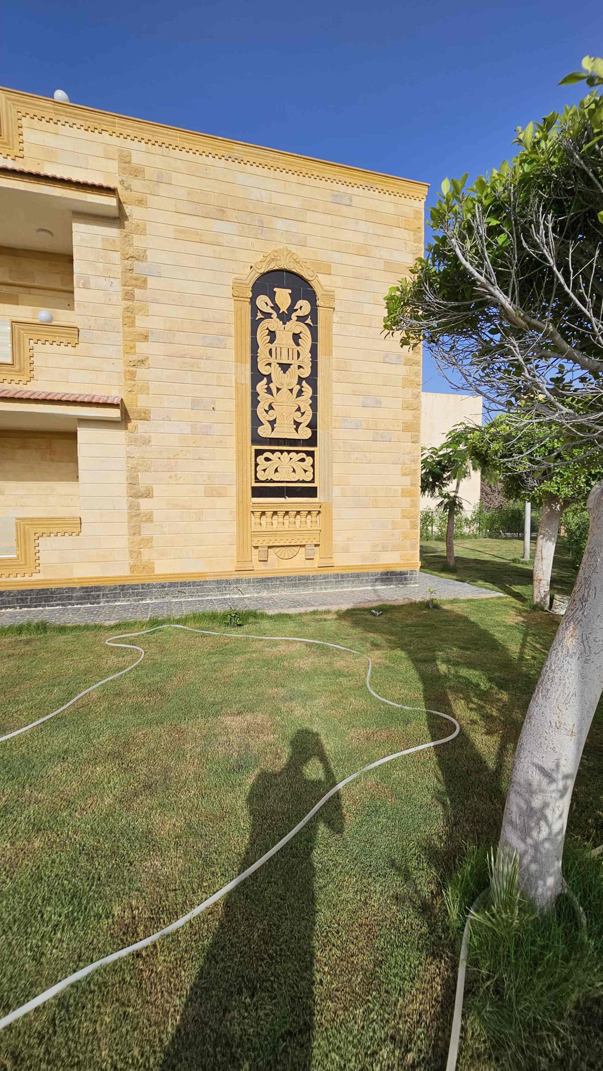 شاليه ارضي بحديقة للبيع بالتقسيط في قرية بدر الساحل الشمالي تشطيب الترا سوبر لوكس ولاستلام فوررري 