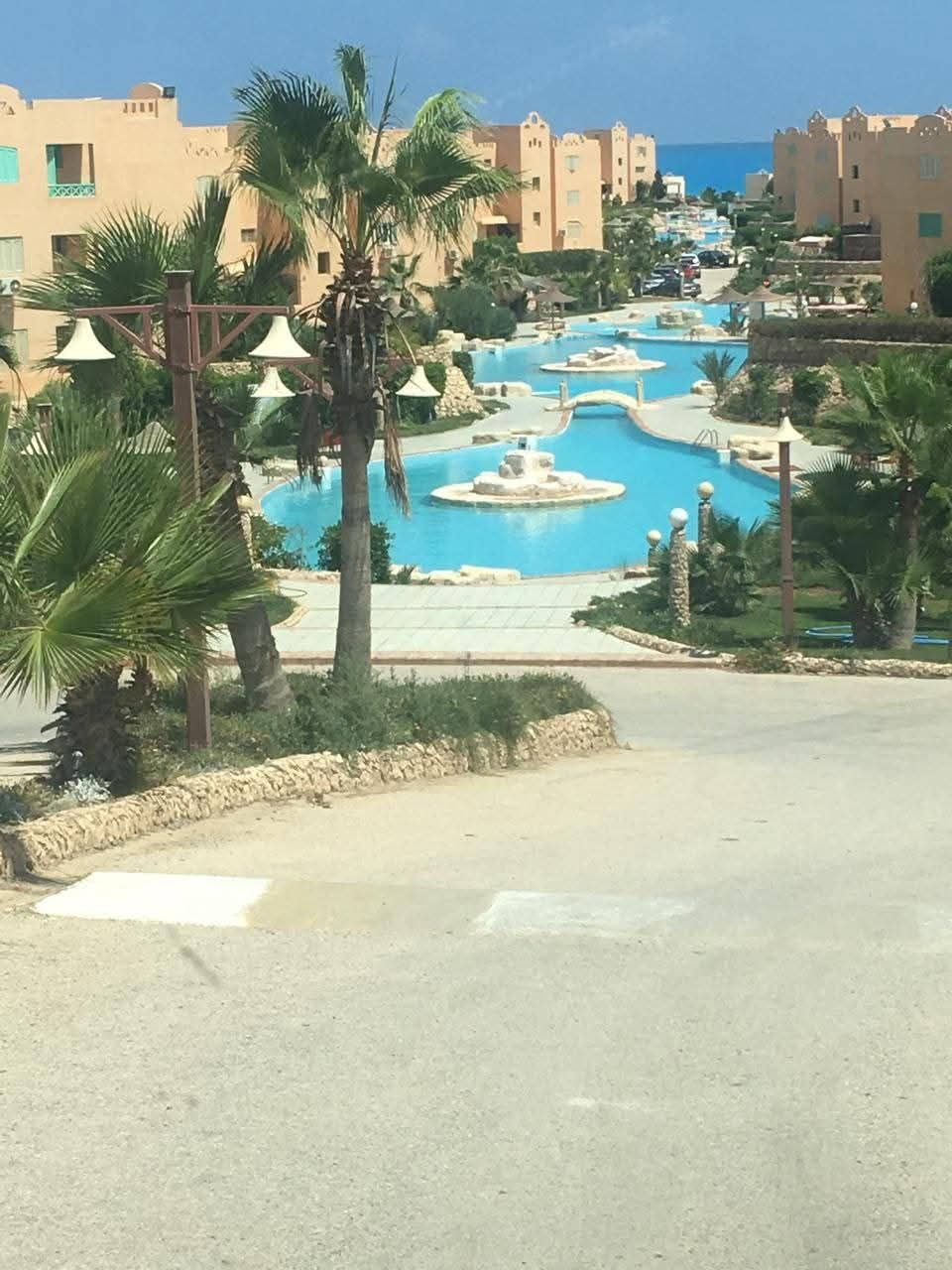 شاليه للبيع اول علوي فيو بحر وحمام سباحه بالساحل الشمالي قرية مارينا فلاورز 