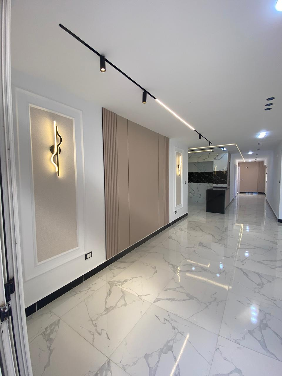 شاليه جميل جدا للبيع بالتقسيط تشطيب عالي جدا في قريه هايدي الساحل الشمالي