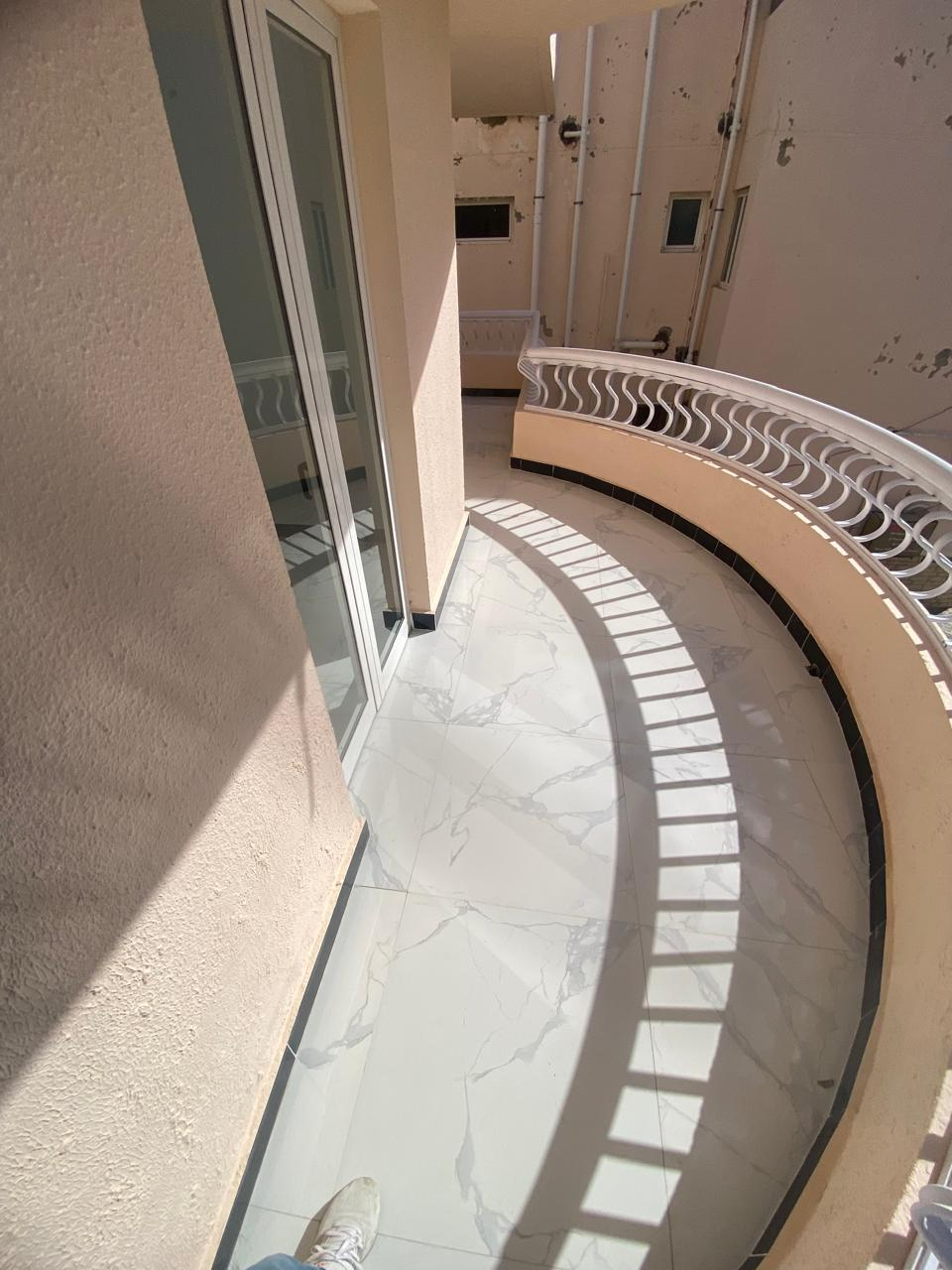 شاليه جميل جدا للبيع بالتقسيط تشطيب عالي جدا في قريه هايدي الساحل الشمالي