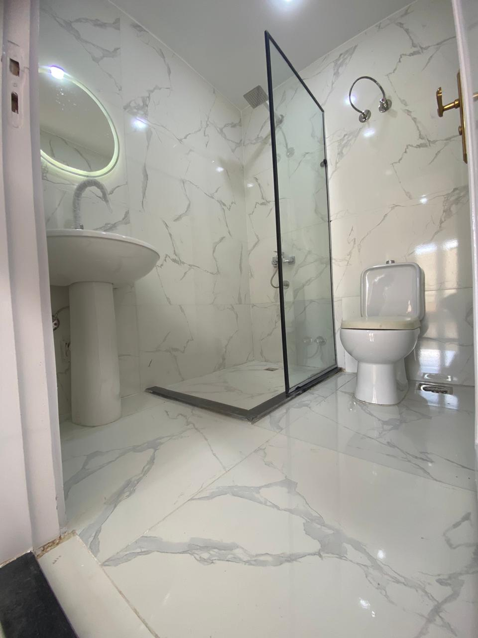 شاليه جميل جدا للبيع بالتقسيط تشطيب عالي جدا في قريه هايدي الساحل الشمالي