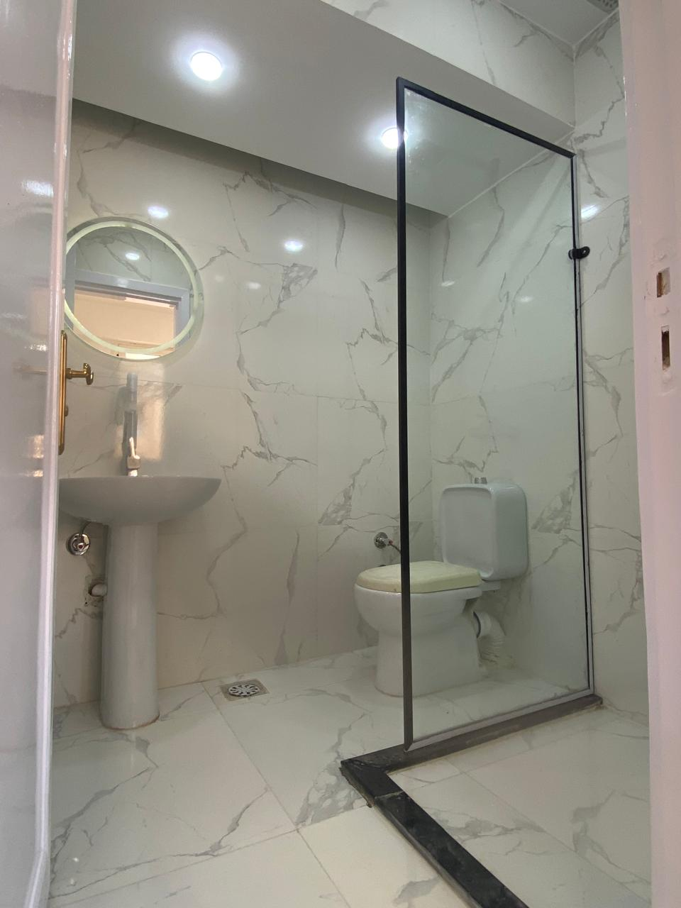 شاليه جميل جدا للبيع بالتقسيط تشطيب عالي جدا في قريه هايدي الساحل الشمالي