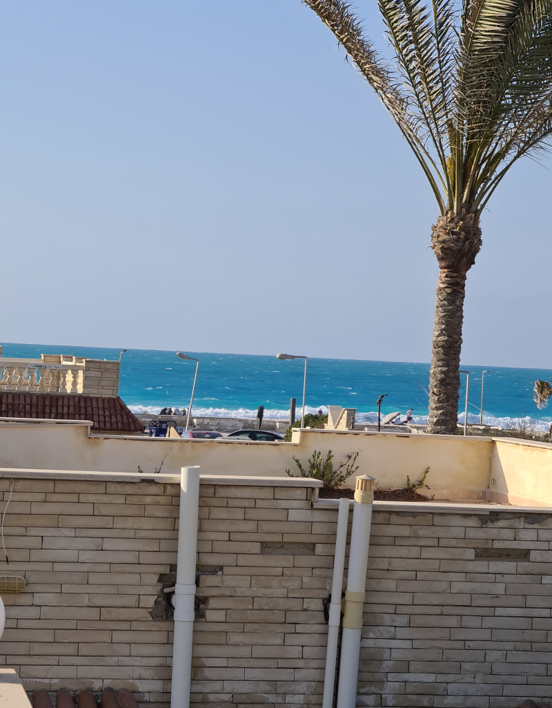 فيلا للبيع بالتقسيط في قريه مصر الجديده بحمام سباحه خاص
