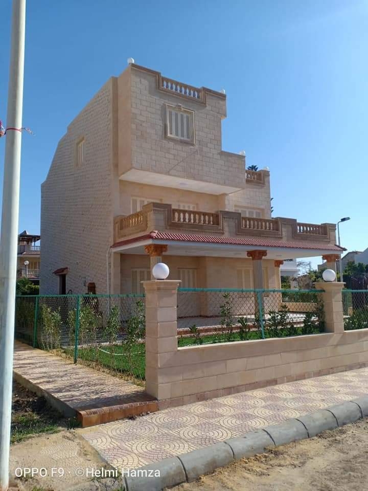 شالية بقرية بدر  متر² ثاني علوى بروف